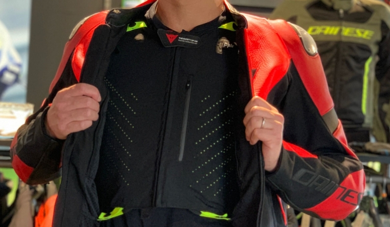 ダイネーゼの新作レザージャケット『IPERATTIVA LEATHER-TEX JACKET